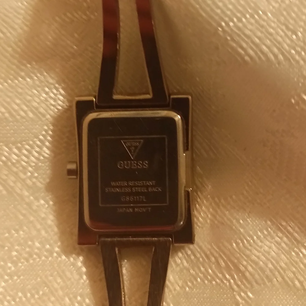 Guess rhinestone bracelet women's silver tone watch - Picture 4 of 5